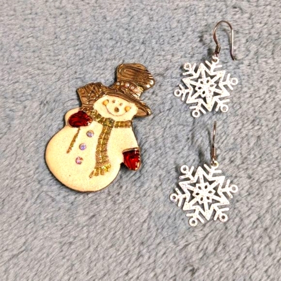 Vintage Christmas Sparkly Enameled Snowman Brooche & Snowflake Earrings - Picture 3 of 7